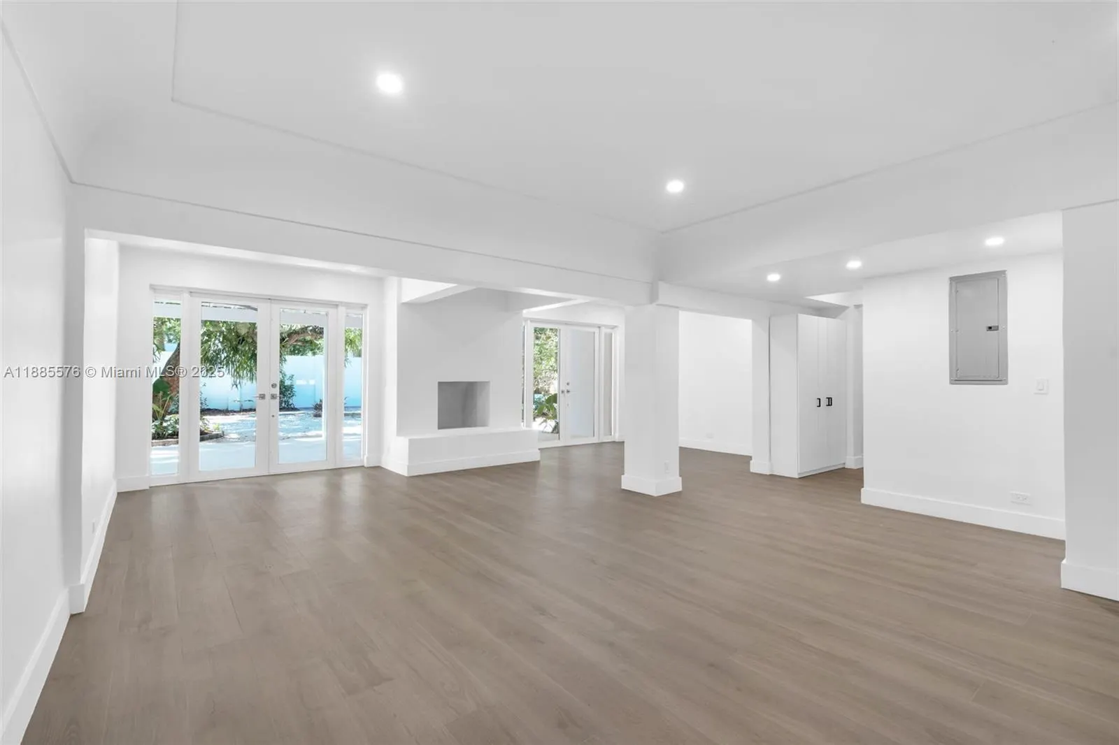 520 NE 50th Ter