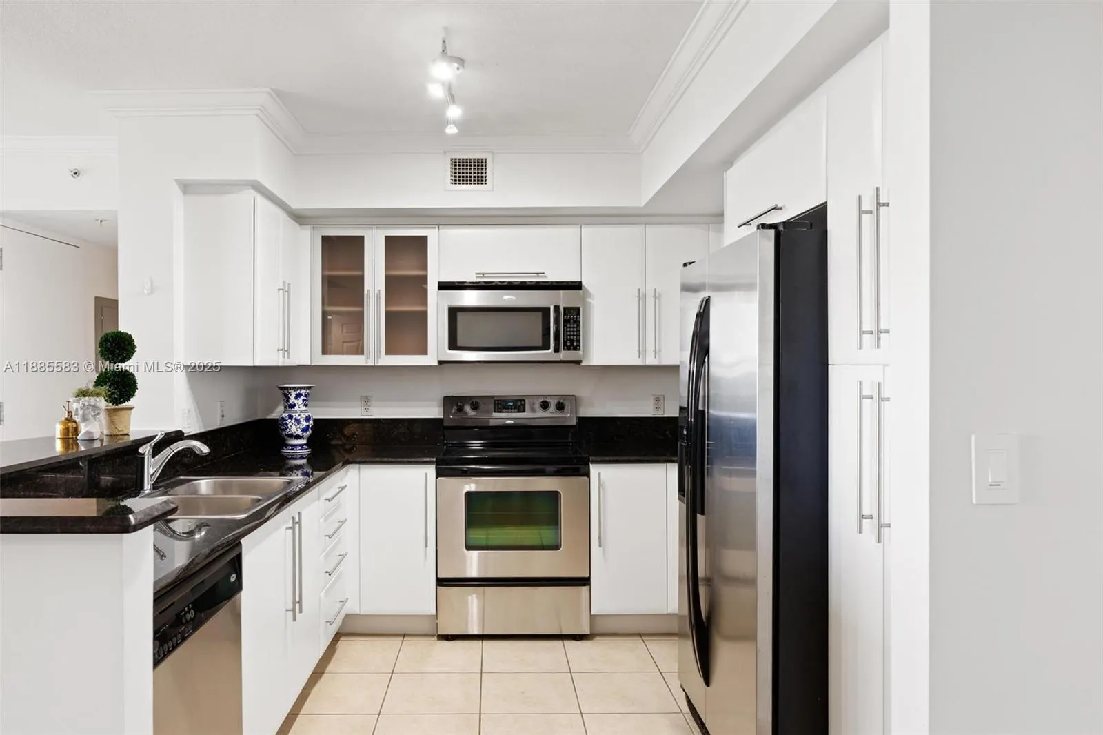 3232 SW 22nd Ter, #1003