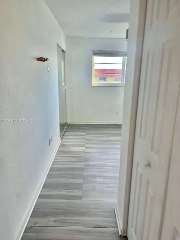 1300 W 53rd St, #18