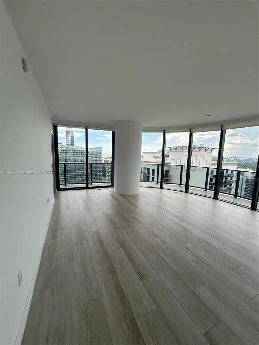 55 SW 9th St, #3506