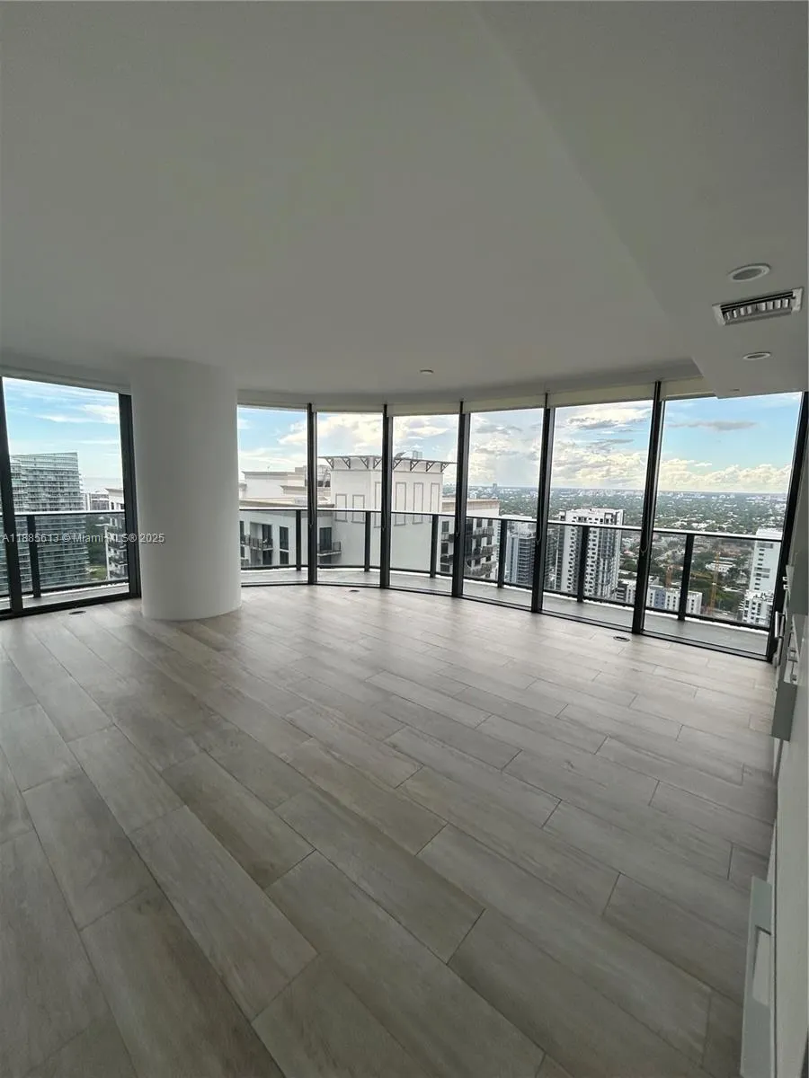 55 SW 9th St, #3506