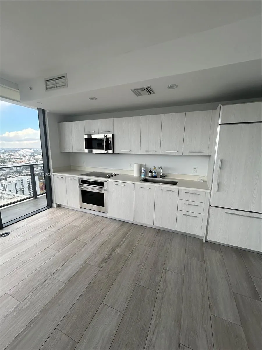 55 SW 9th St, #3506