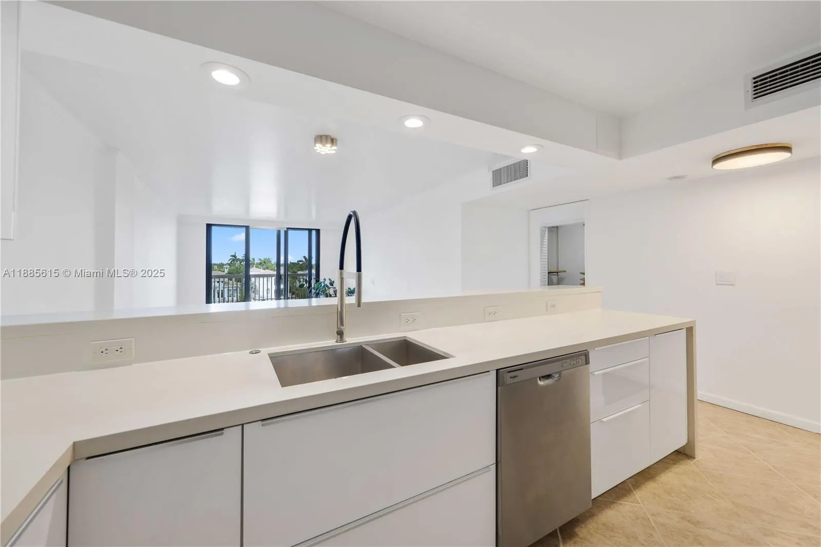 1500 S Ocean Dr, #5C