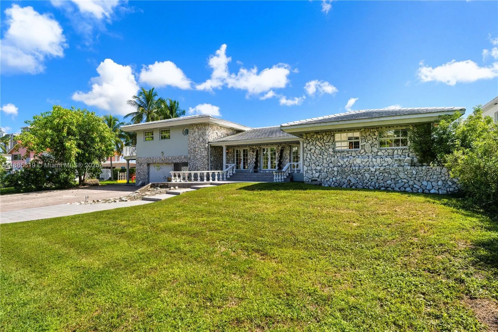 10875 N BAYSHORE DR