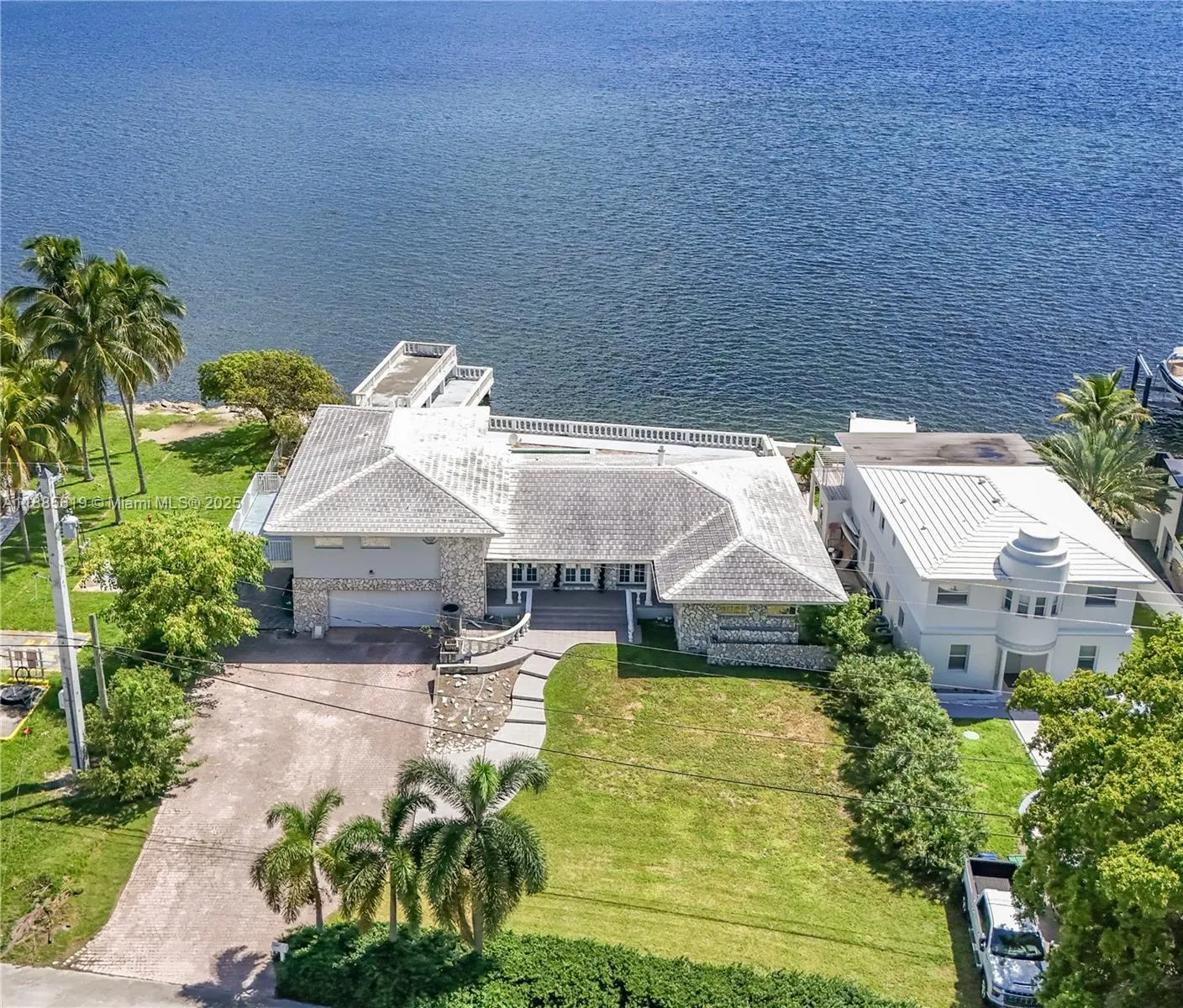10875 N BAYSHORE DR