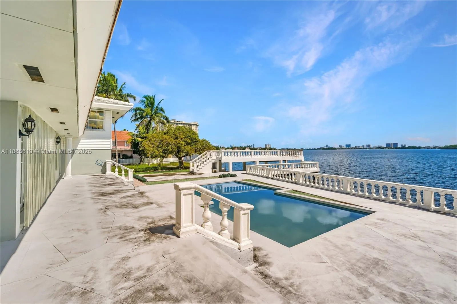 10875 N BAYSHORE DR