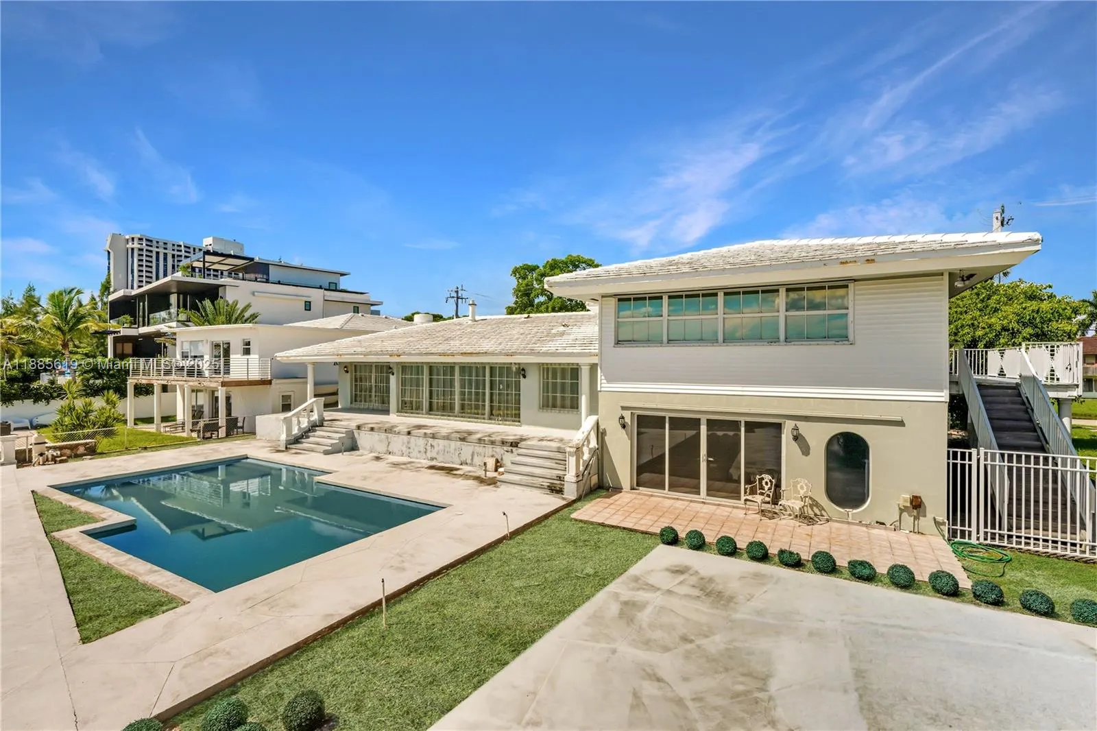 10875 N BAYSHORE DR