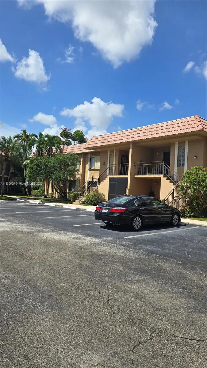 193 Lakeview Dr, #101