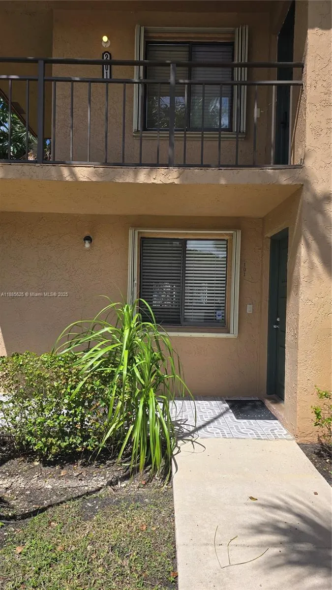 193 Lakeview Dr, #101