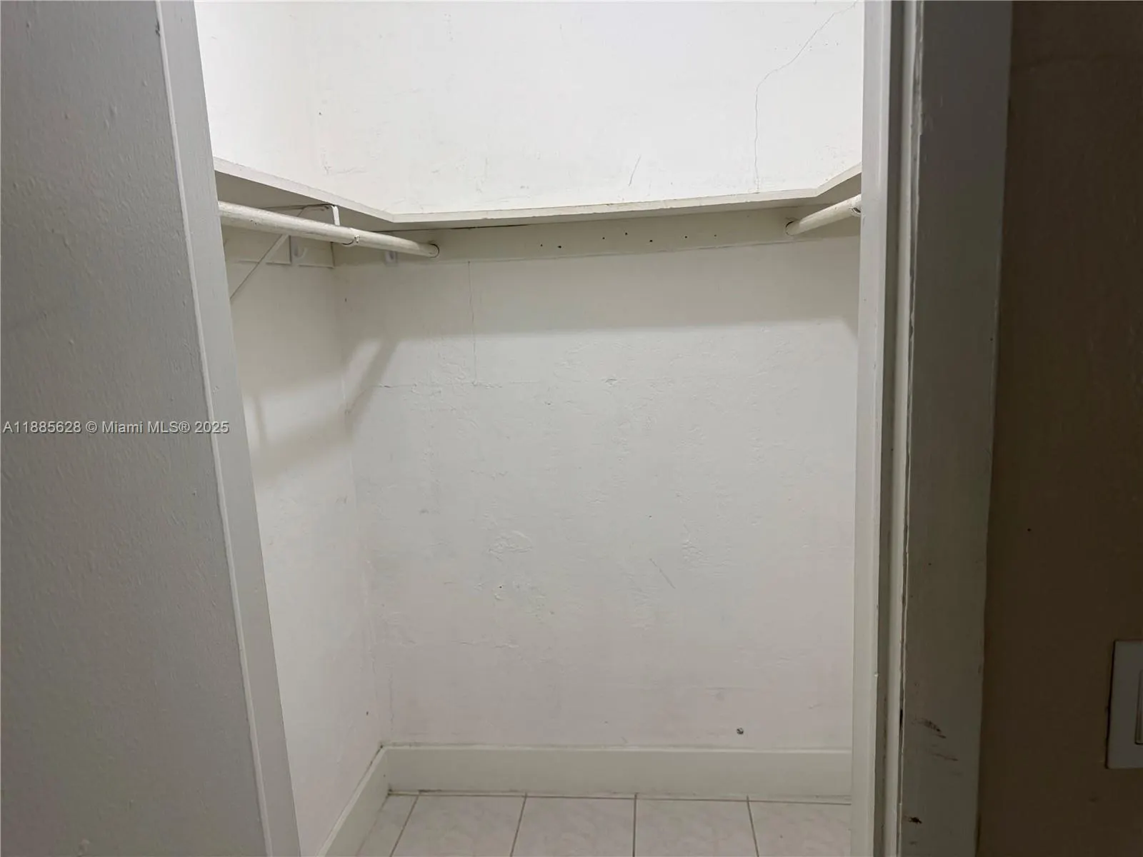1280 W 54th St, #209B