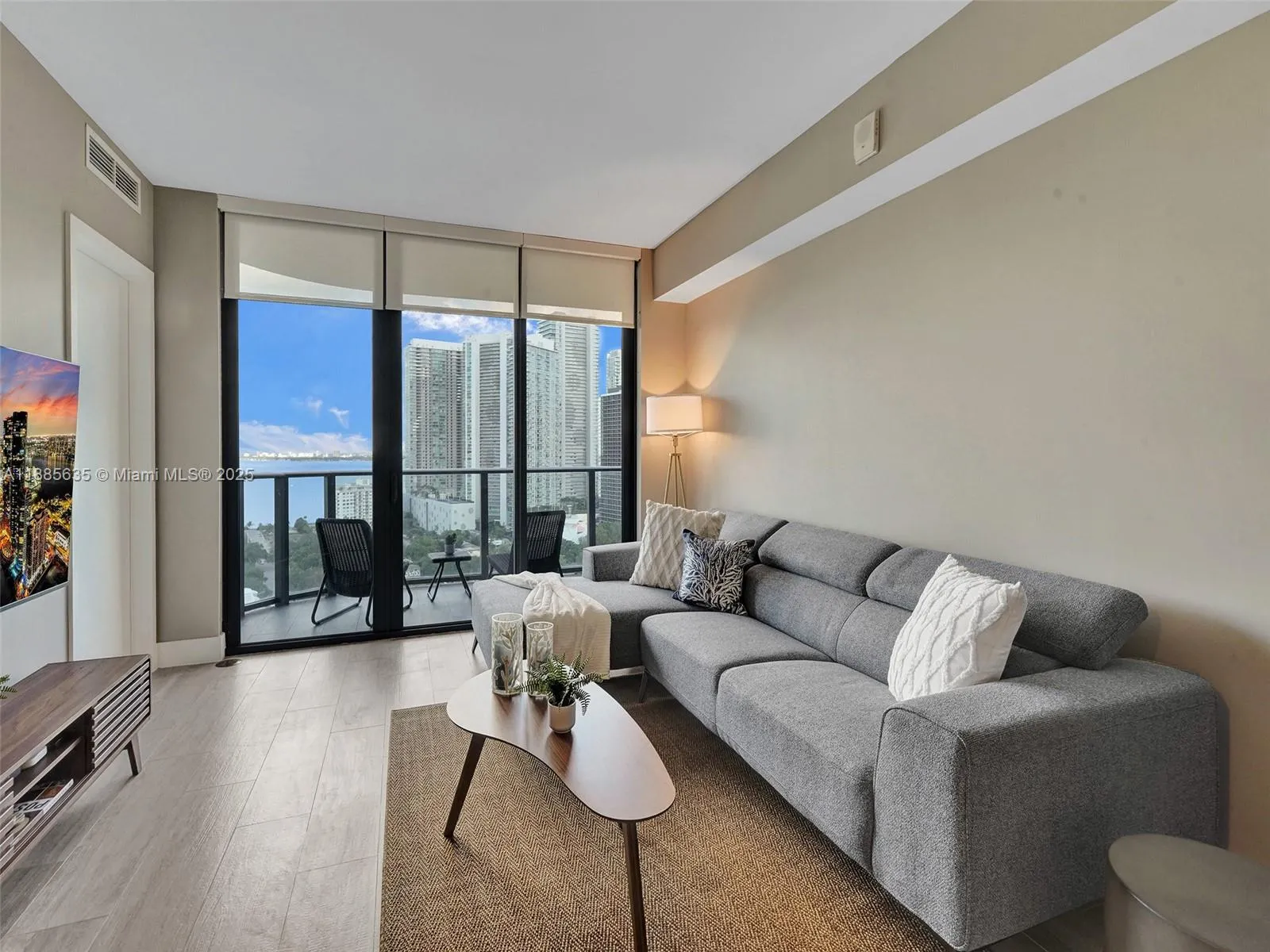 121 NE 34th St, #2106A