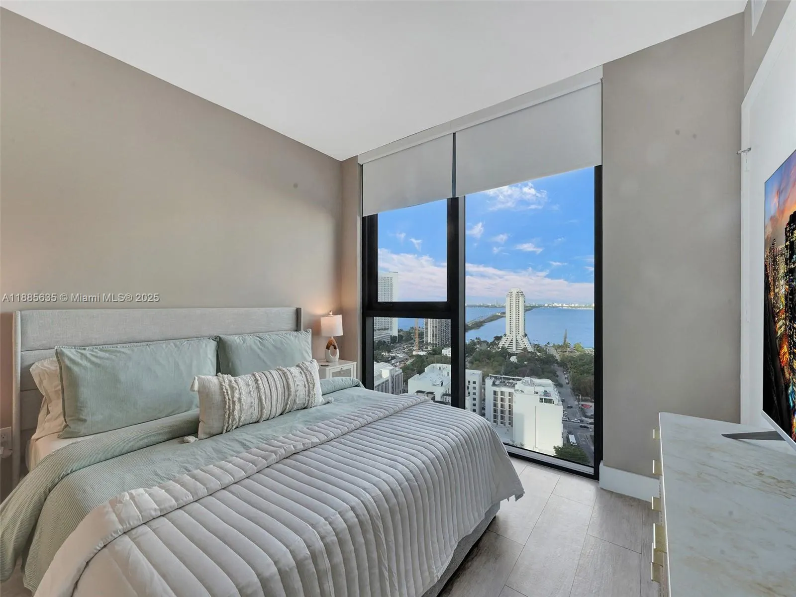 121 NE 34th St, #2106A