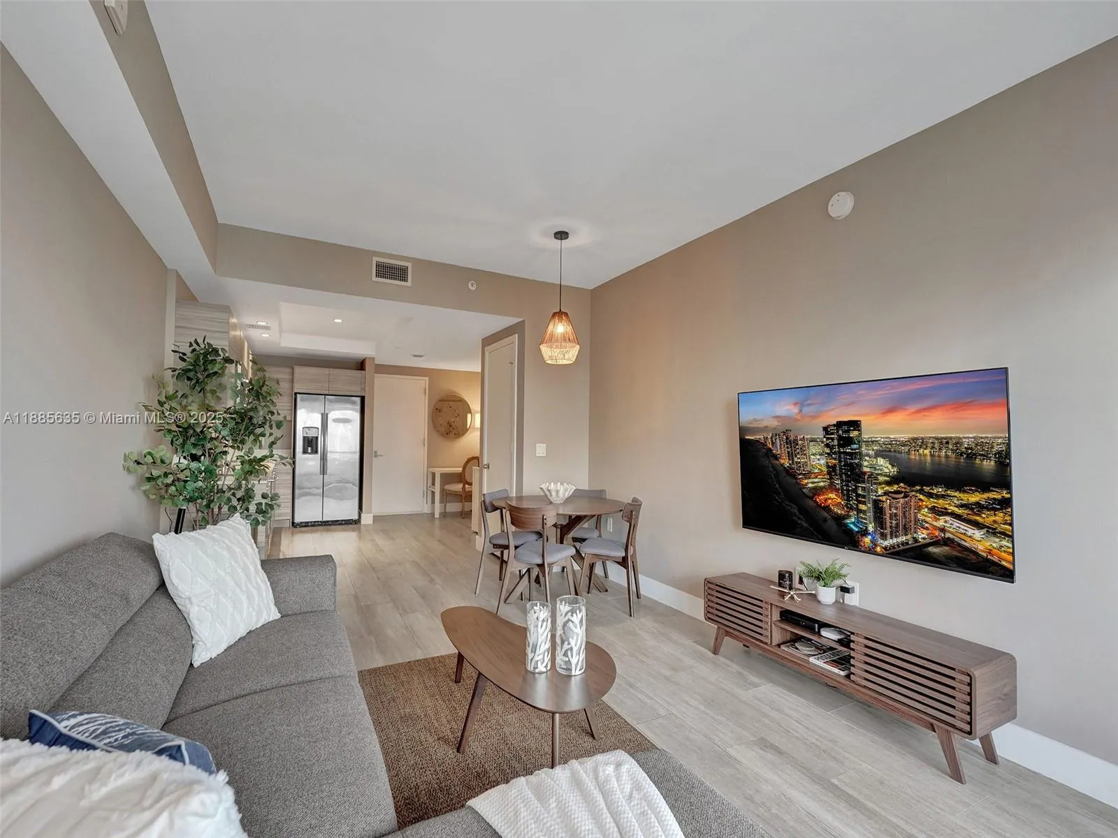 121 NE 34th St, #2106A