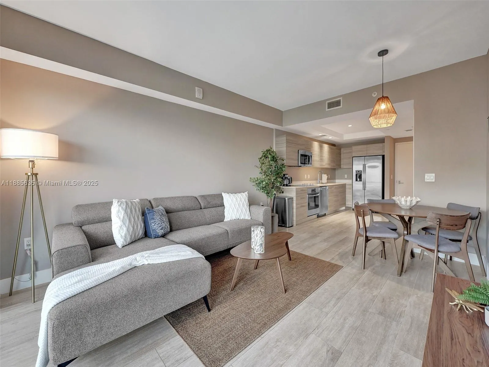 121 NE 34th St, #2106A