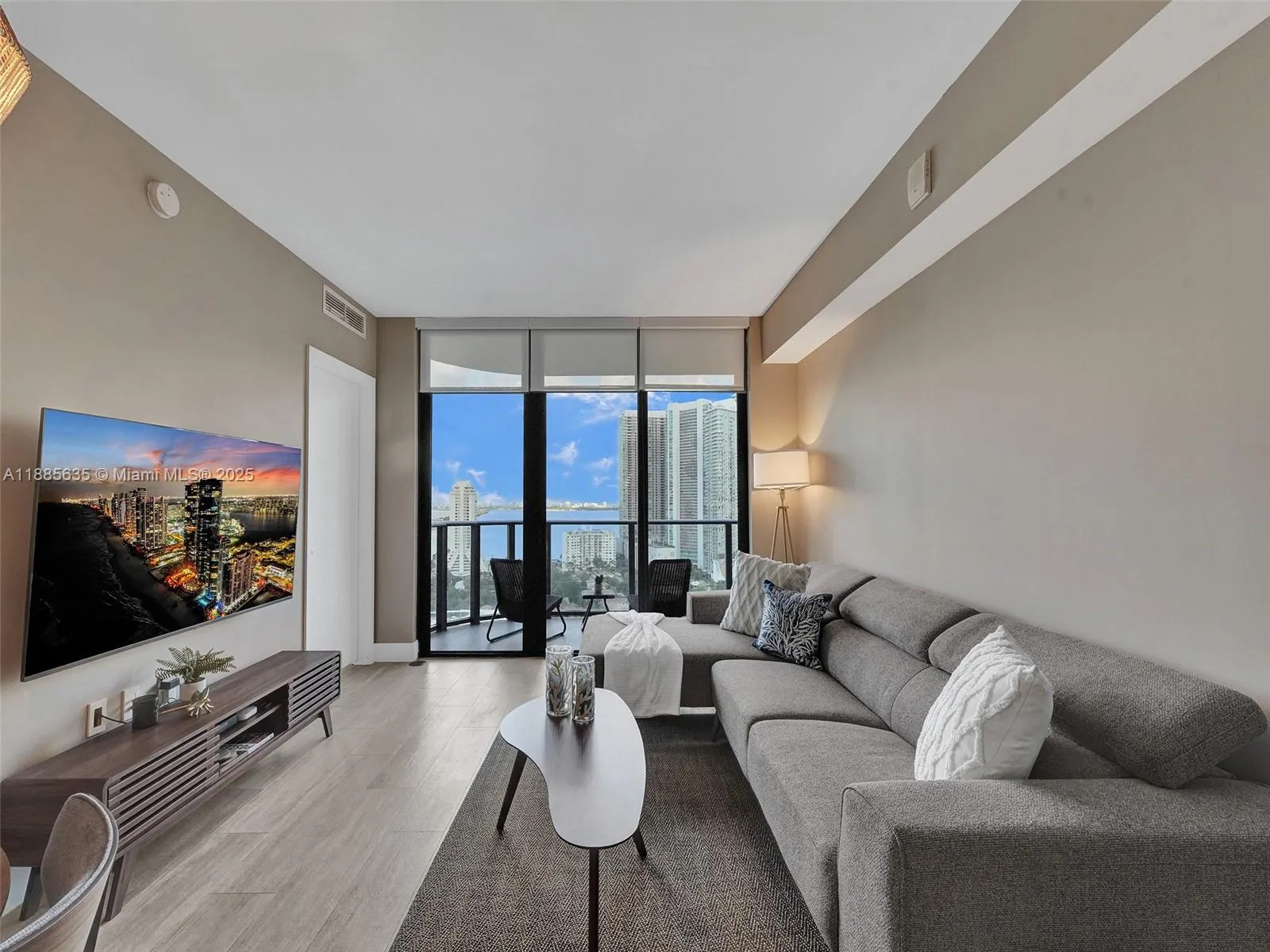 121 NE 34th St, #2106A