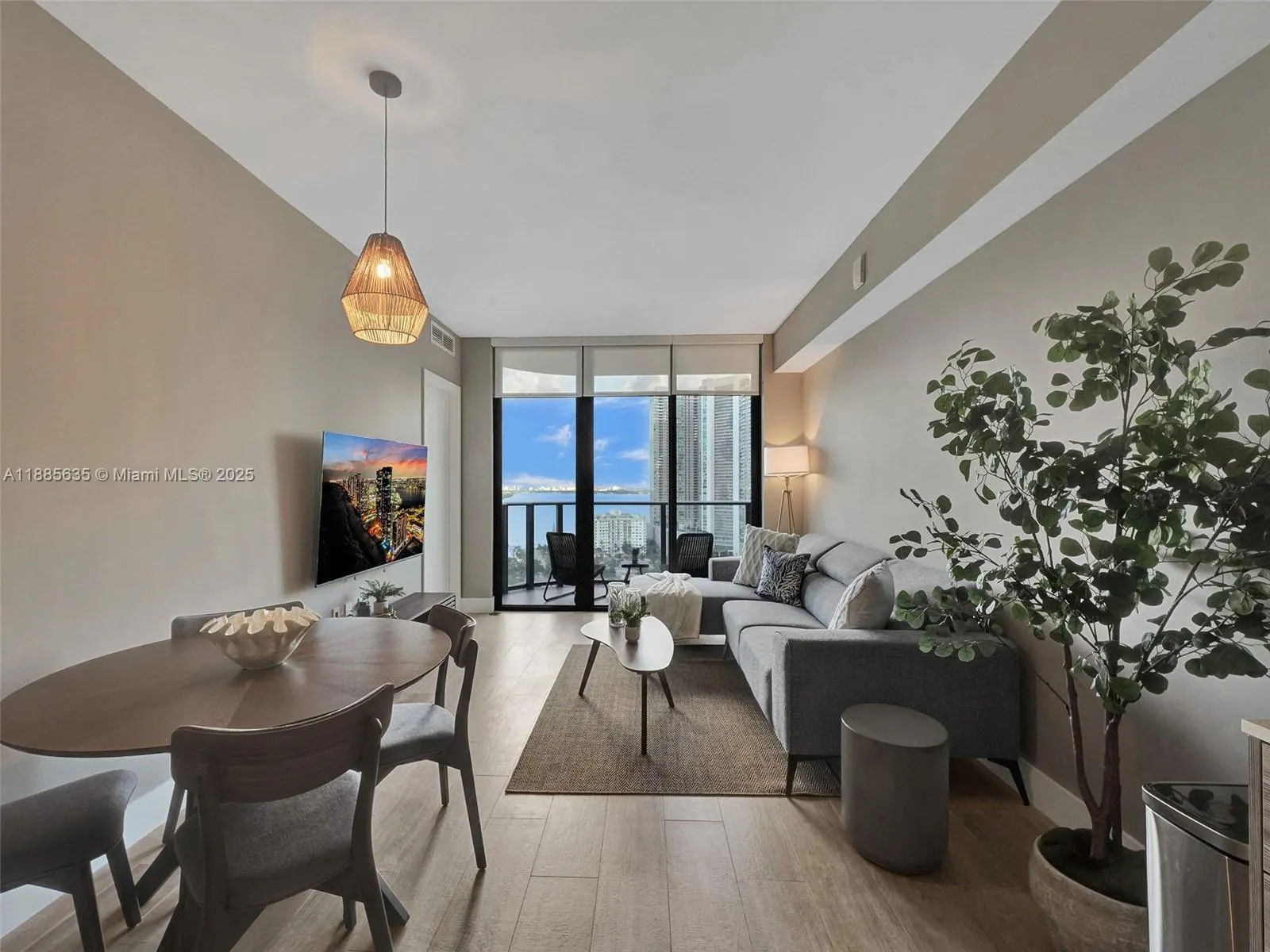 121 NE 34th St, #2106A