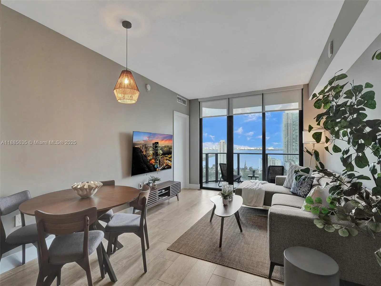 121 NE 34th St, #2106A