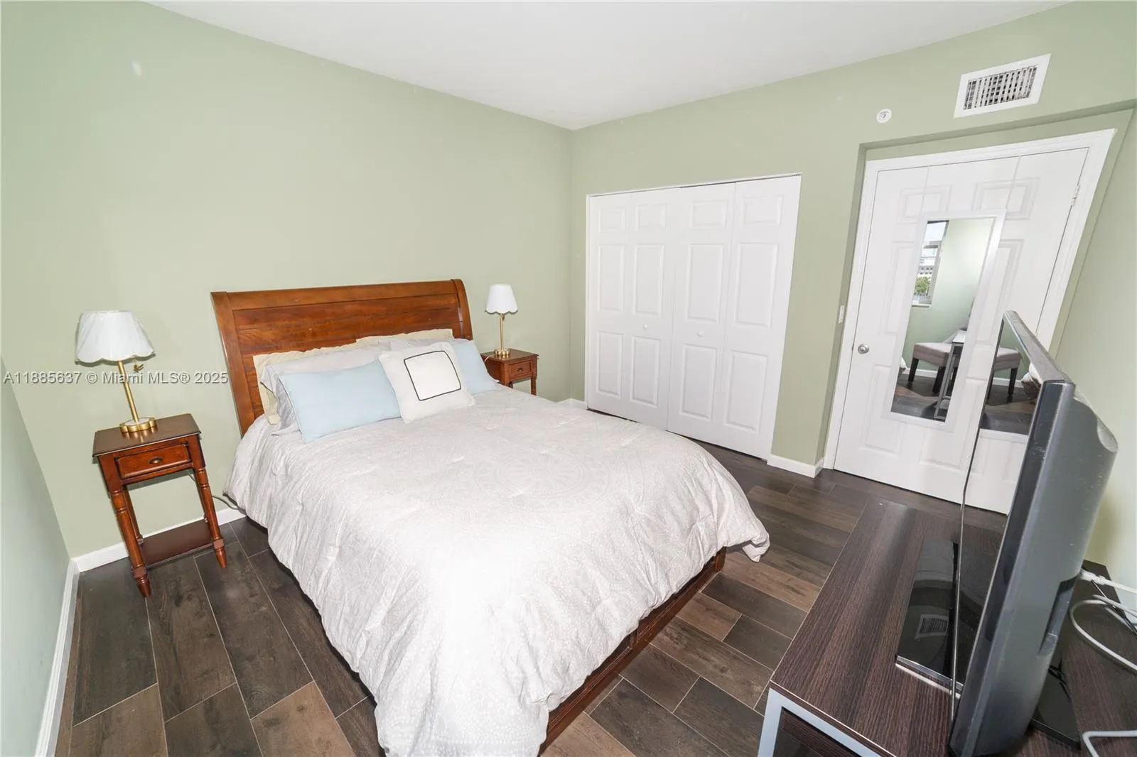 17150 N Bay Rd, #2914