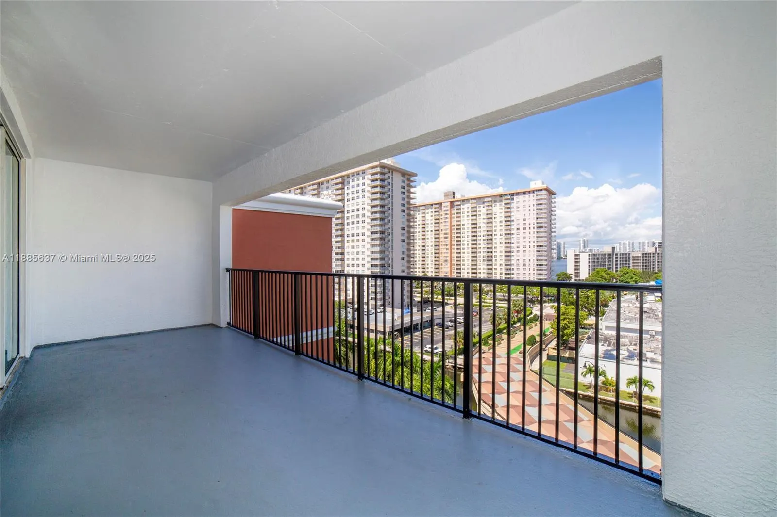 17150 N Bay Rd, #2914