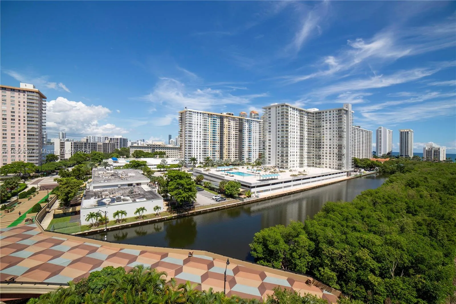 17150 N Bay Rd, #2914