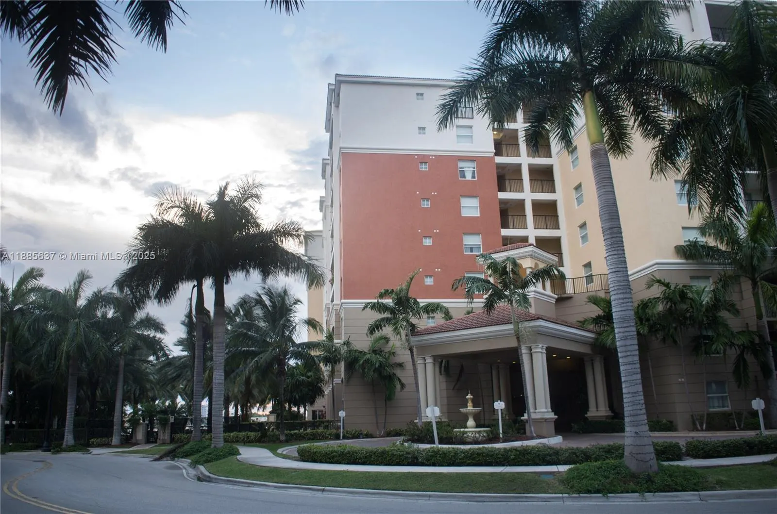 17150 N Bay Rd, #2914