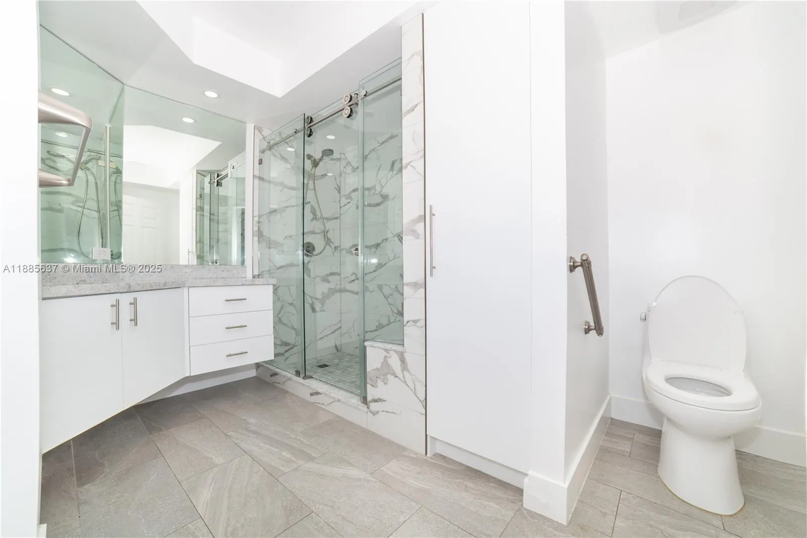 17150 N Bay Rd, #2914