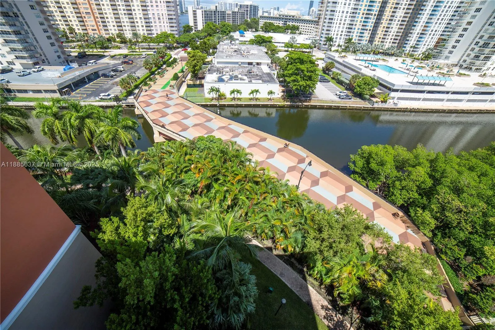 17150 N Bay Rd, #2914