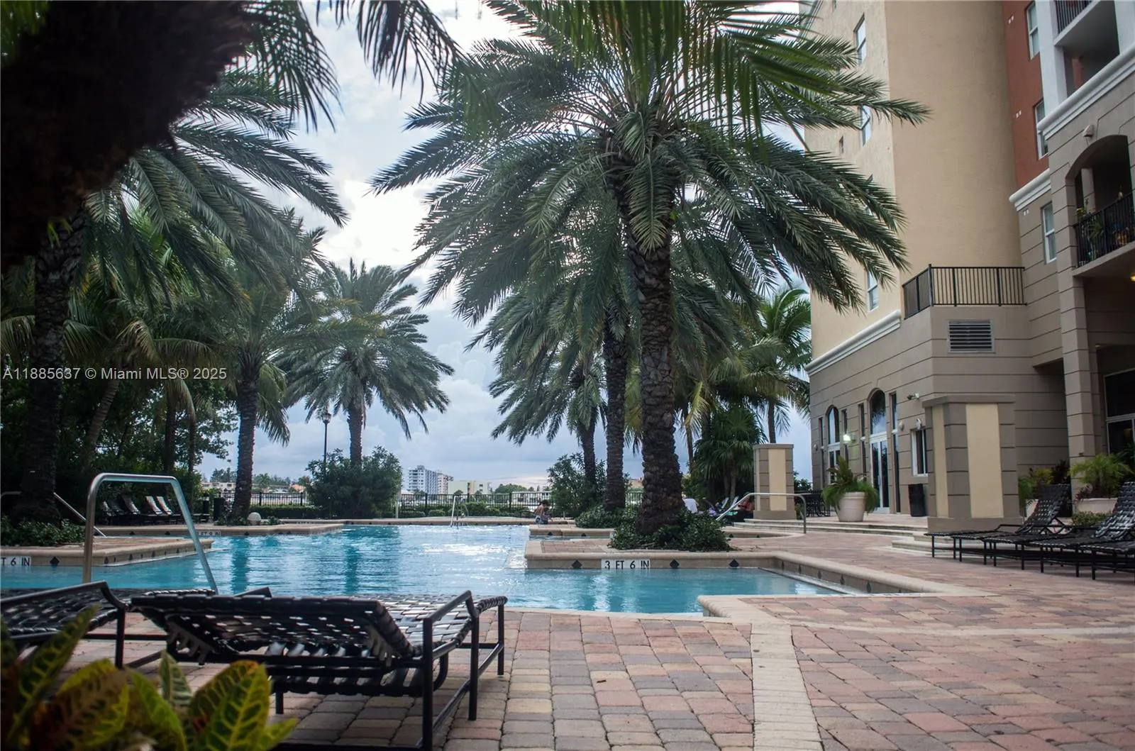17150 N Bay Rd, #2914
