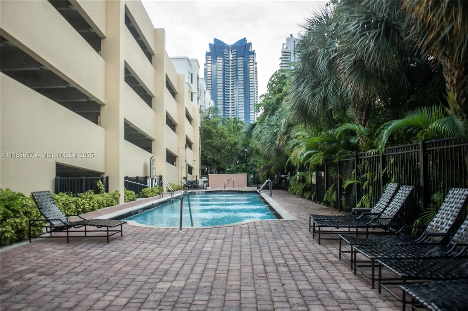 17150 N Bay Rd, #2914