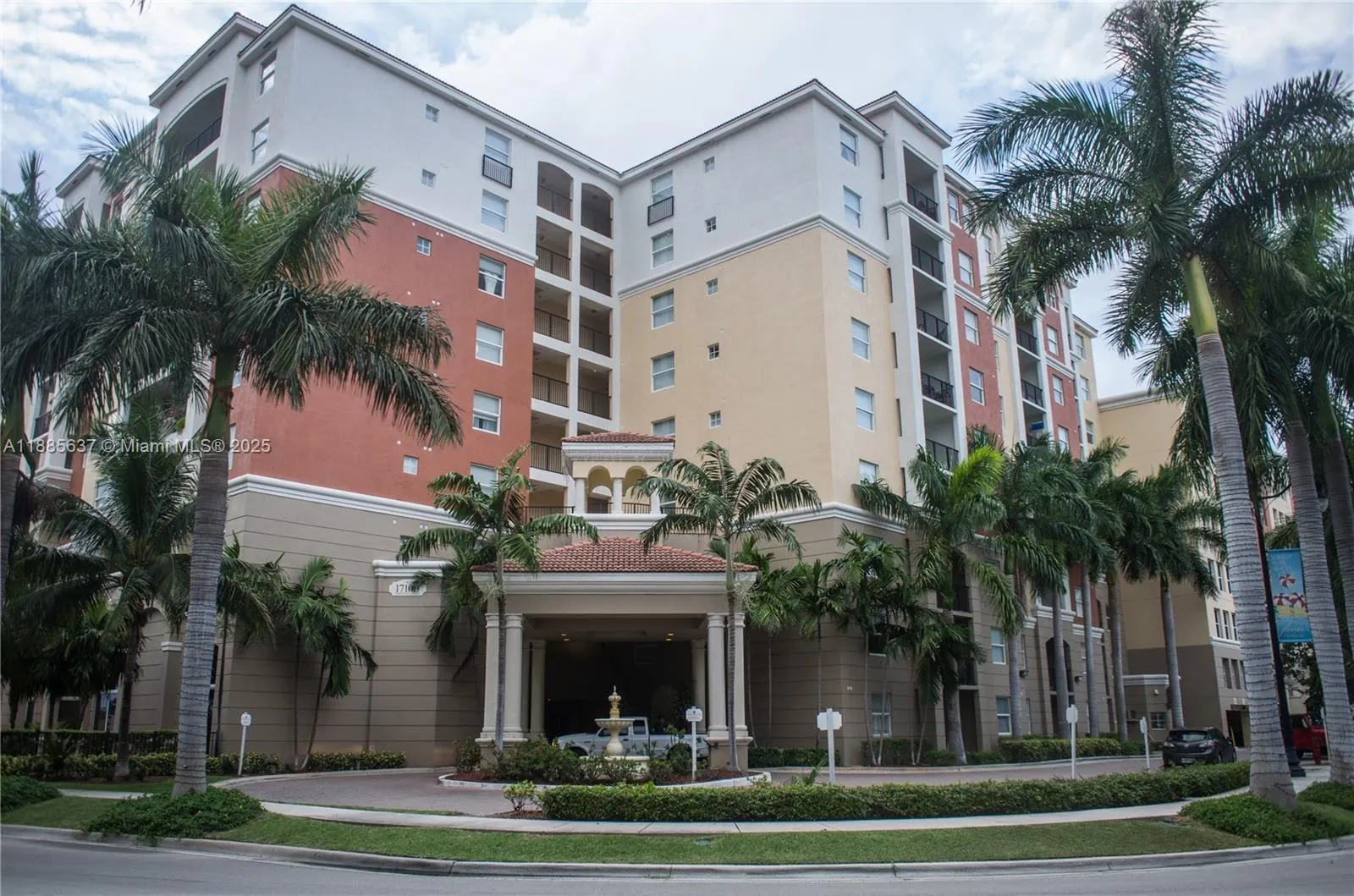 17150 N Bay Rd, #2914