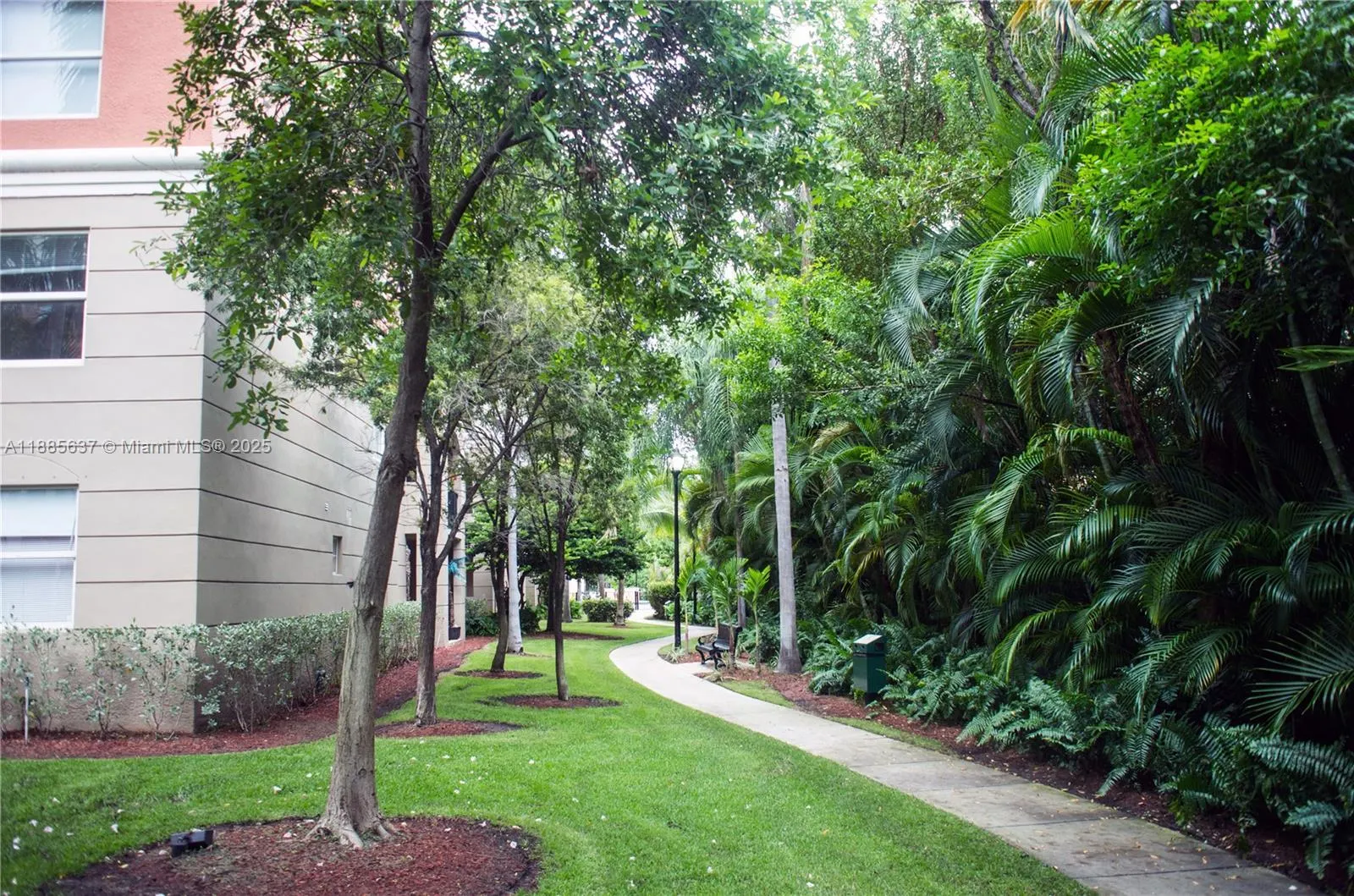 17150 N Bay Rd, #2914