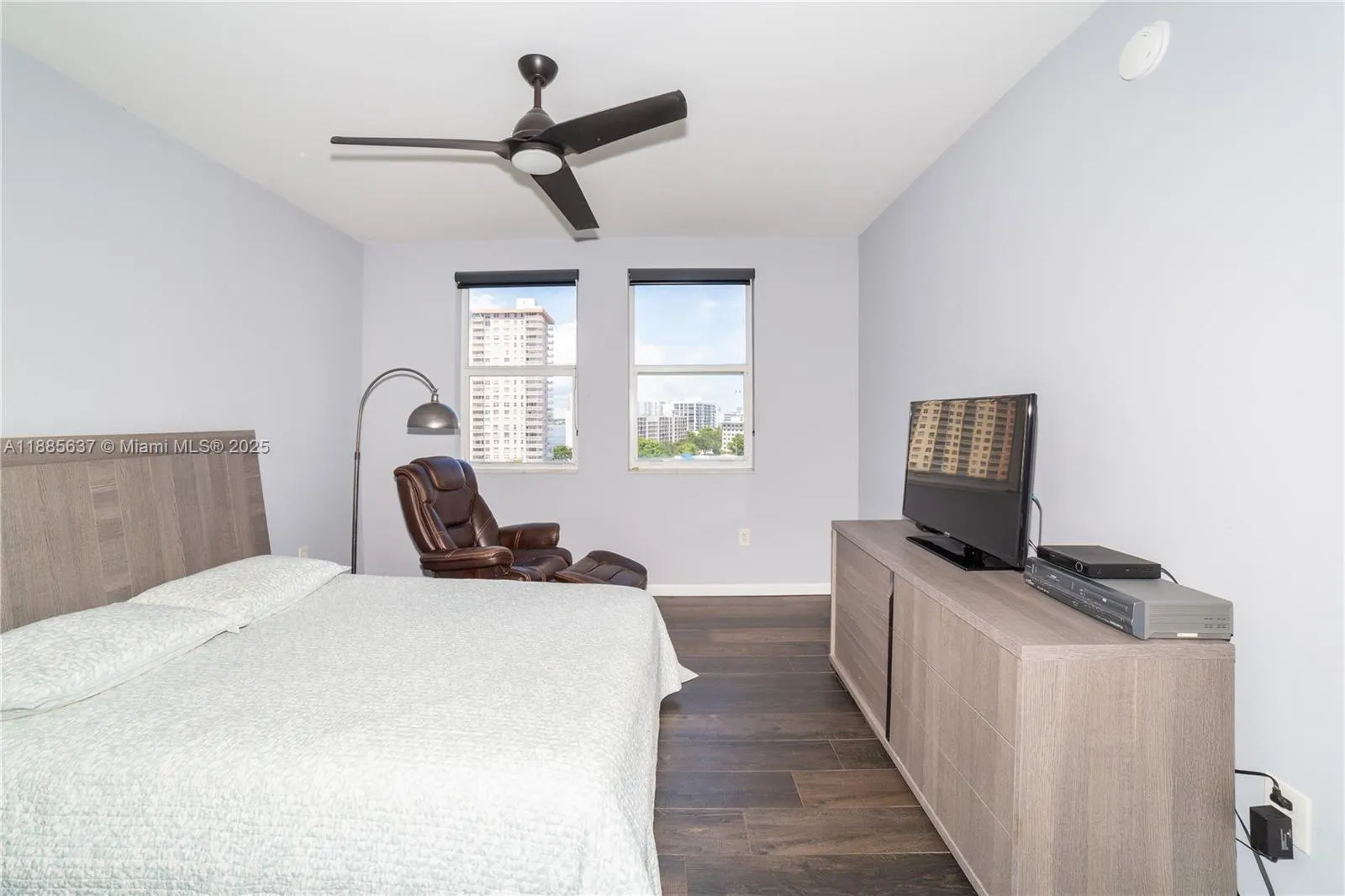 17150 N Bay Rd, #2914