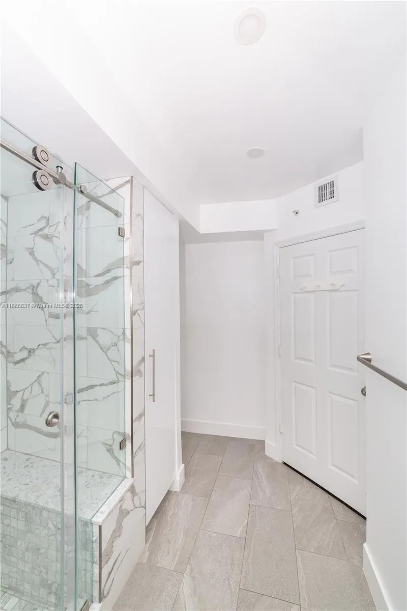 17150 N Bay Rd, #2914