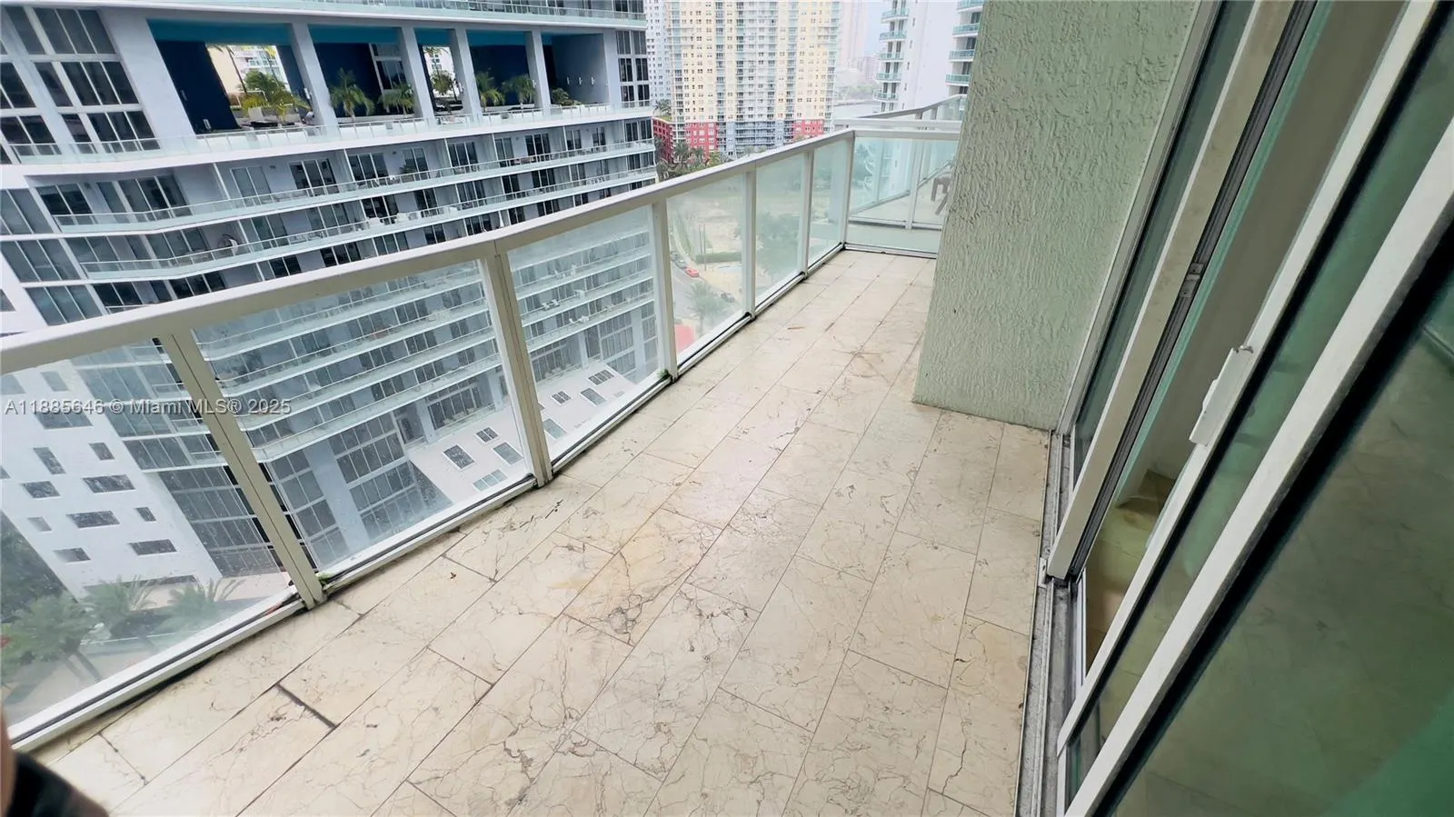 218 SE 14th St, #1504