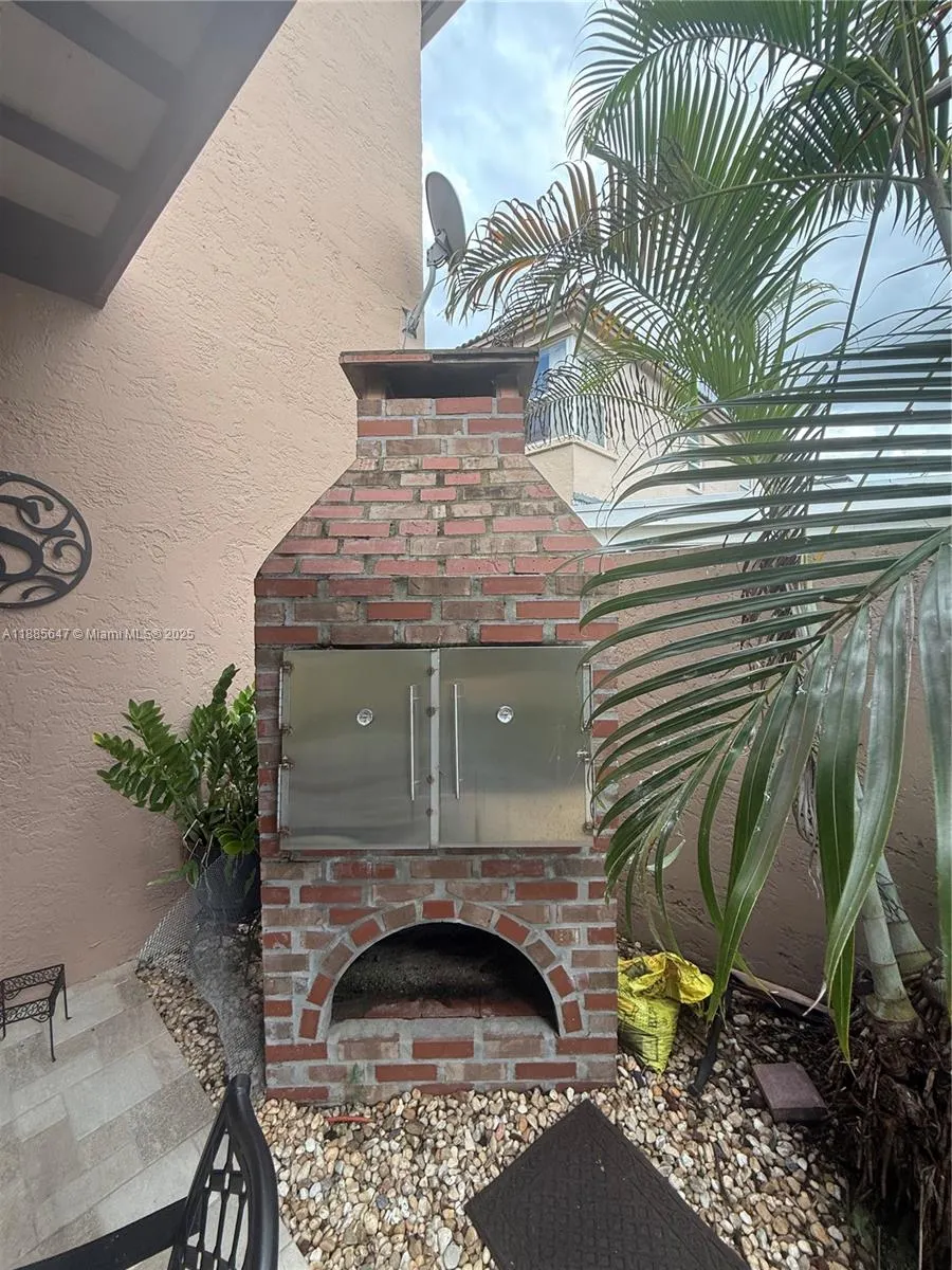250 NW 151st Ave
