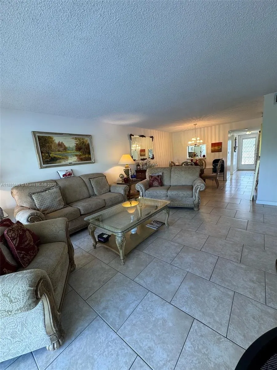 3551 Inverrary Dr, #208