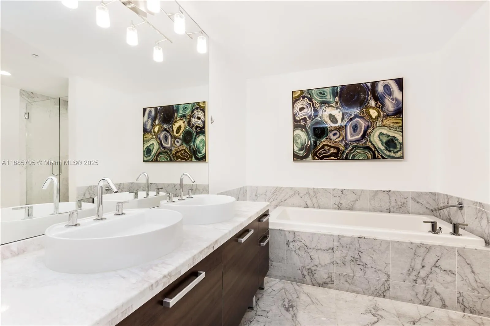 244 Biscayne Blvd, #4604