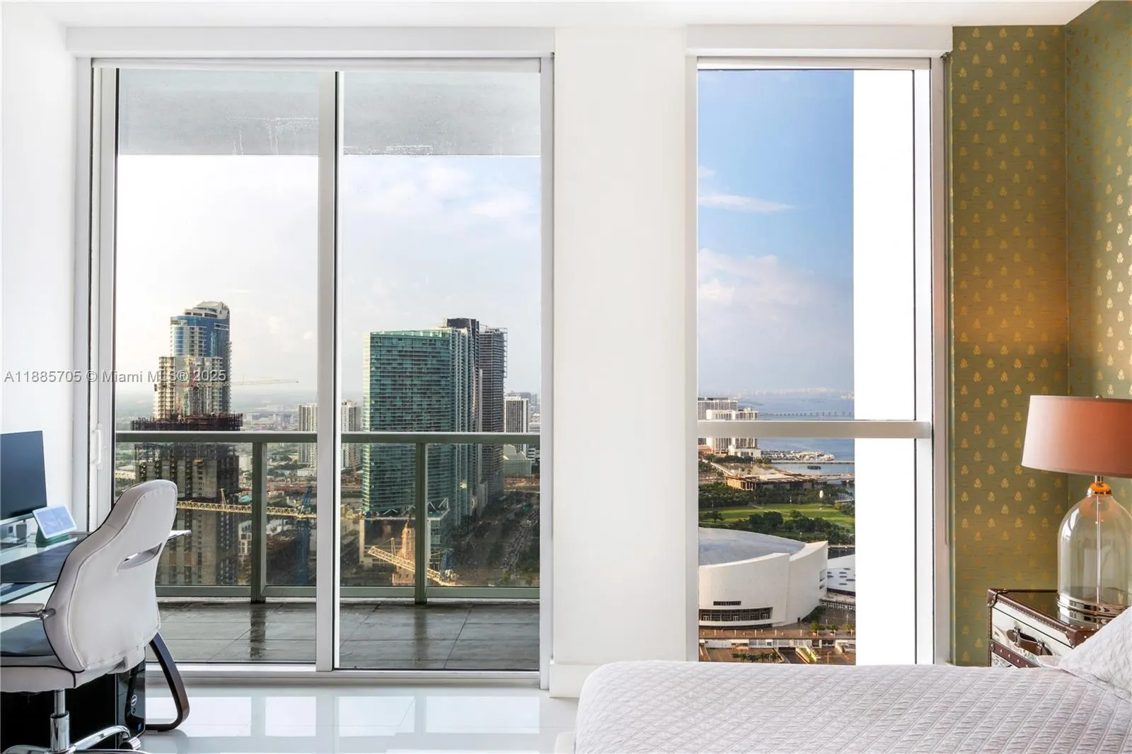 244 Biscayne Blvd, #4604