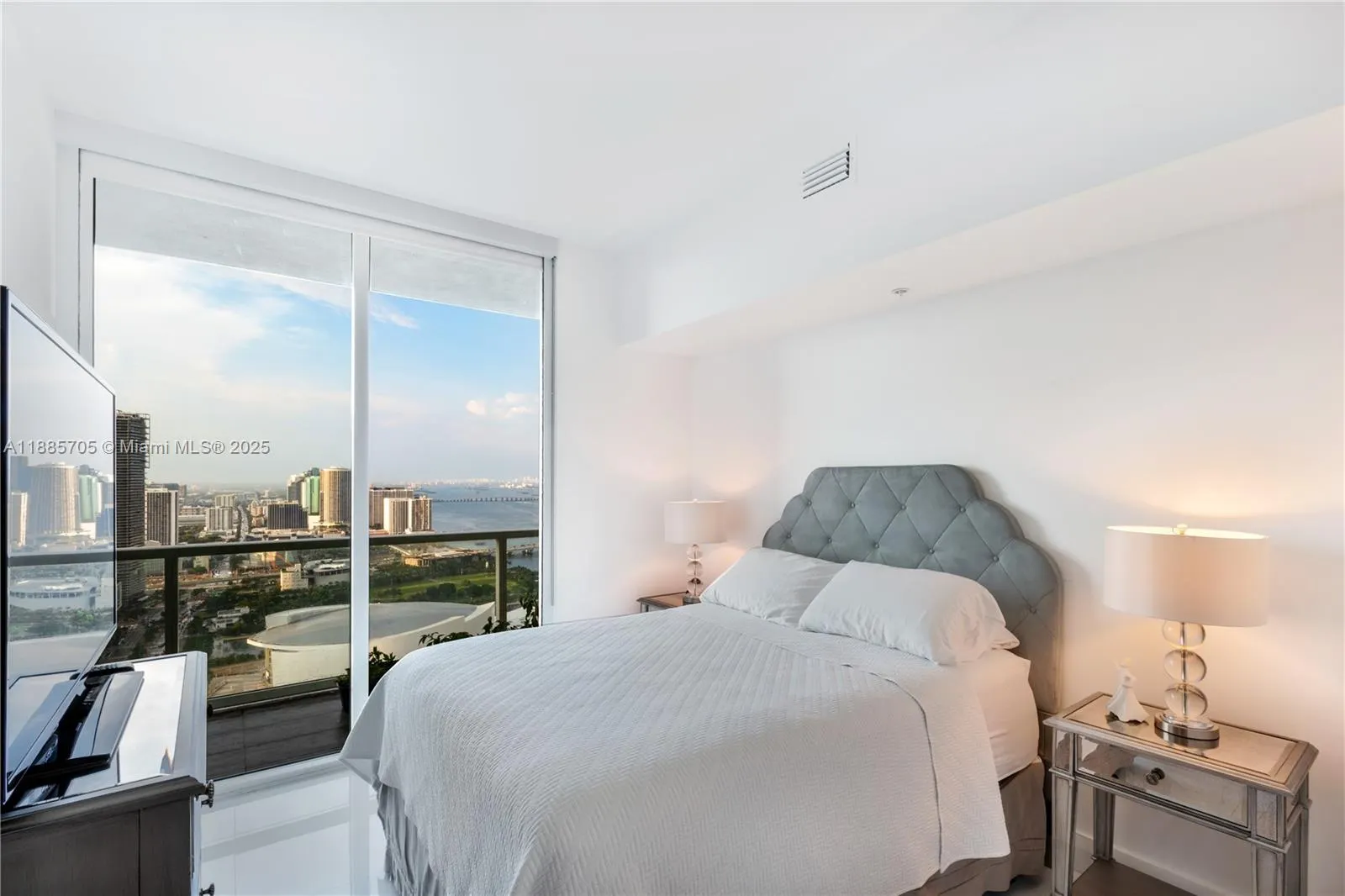 244 Biscayne Blvd, #4604