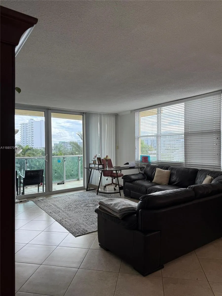 2501 S Ocean Dr, #535