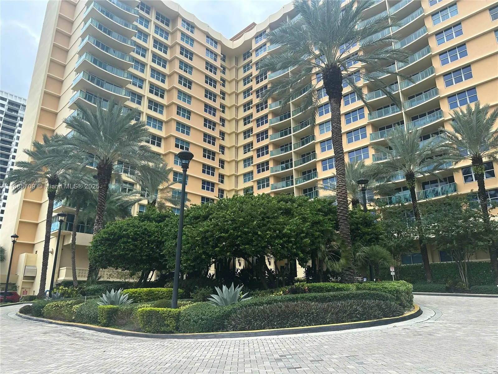 2501 S Ocean Dr, #535