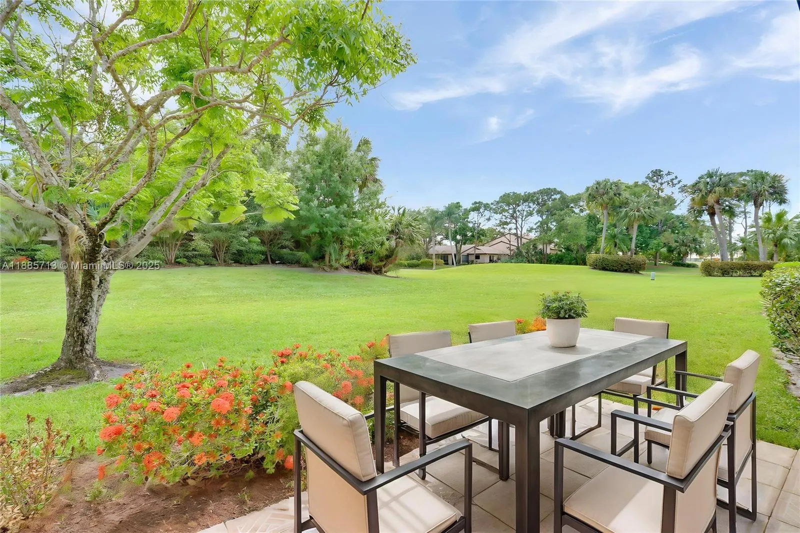 3774 SW Pheasant Run