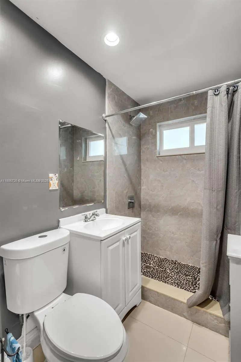 125 NW 127th St