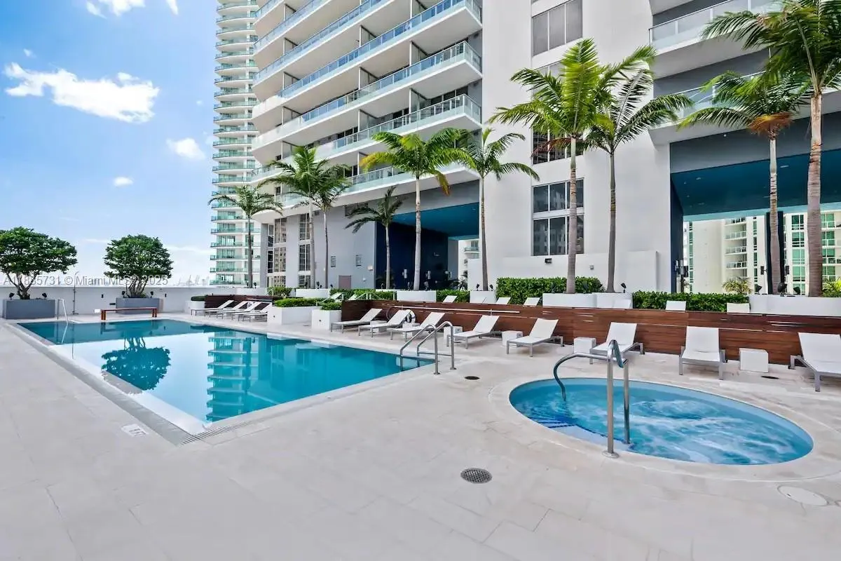 1300 Brickell Bay Dr, #3205