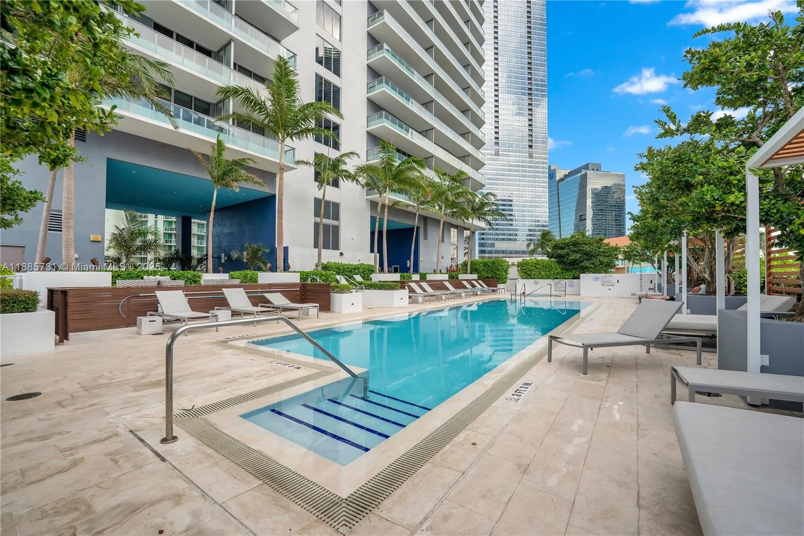 1300 Brickell Bay Dr, #3205