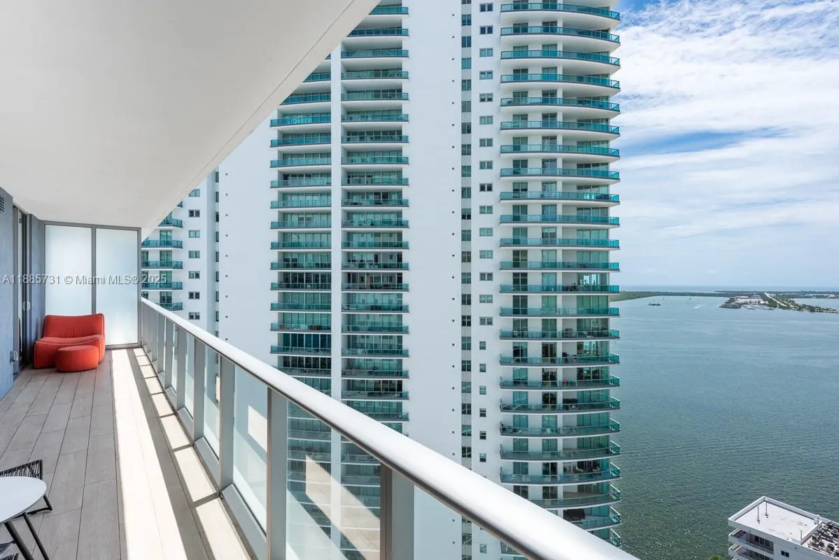 1300 Brickell Bay Dr, #3205