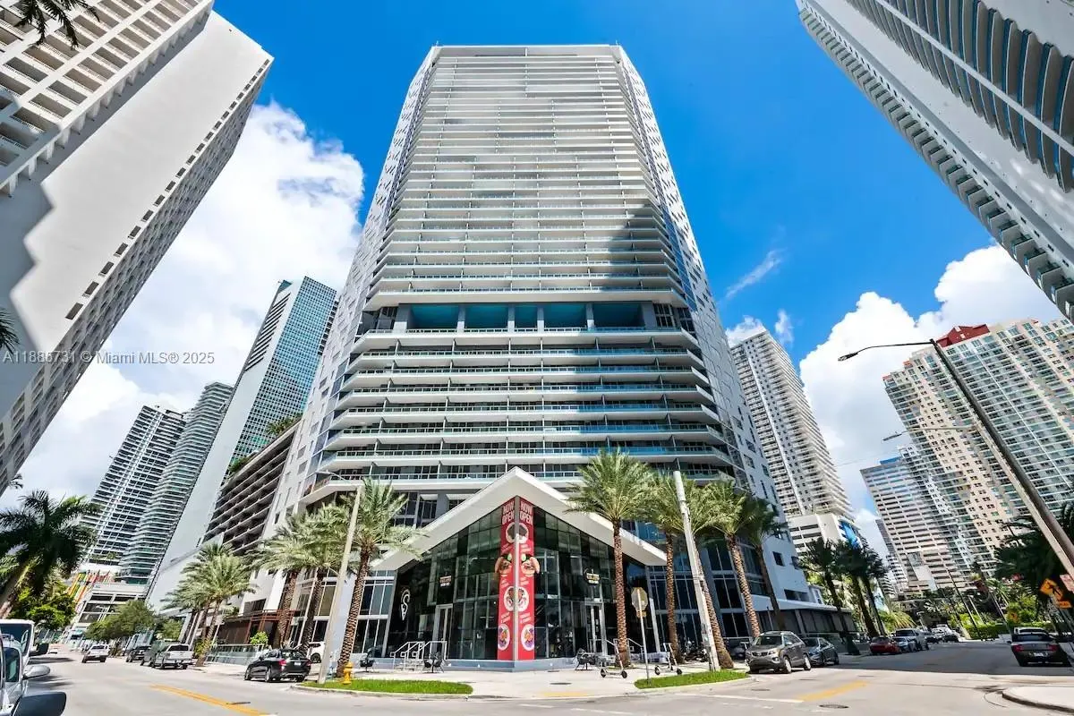 1300 Brickell Bay Dr, #3205