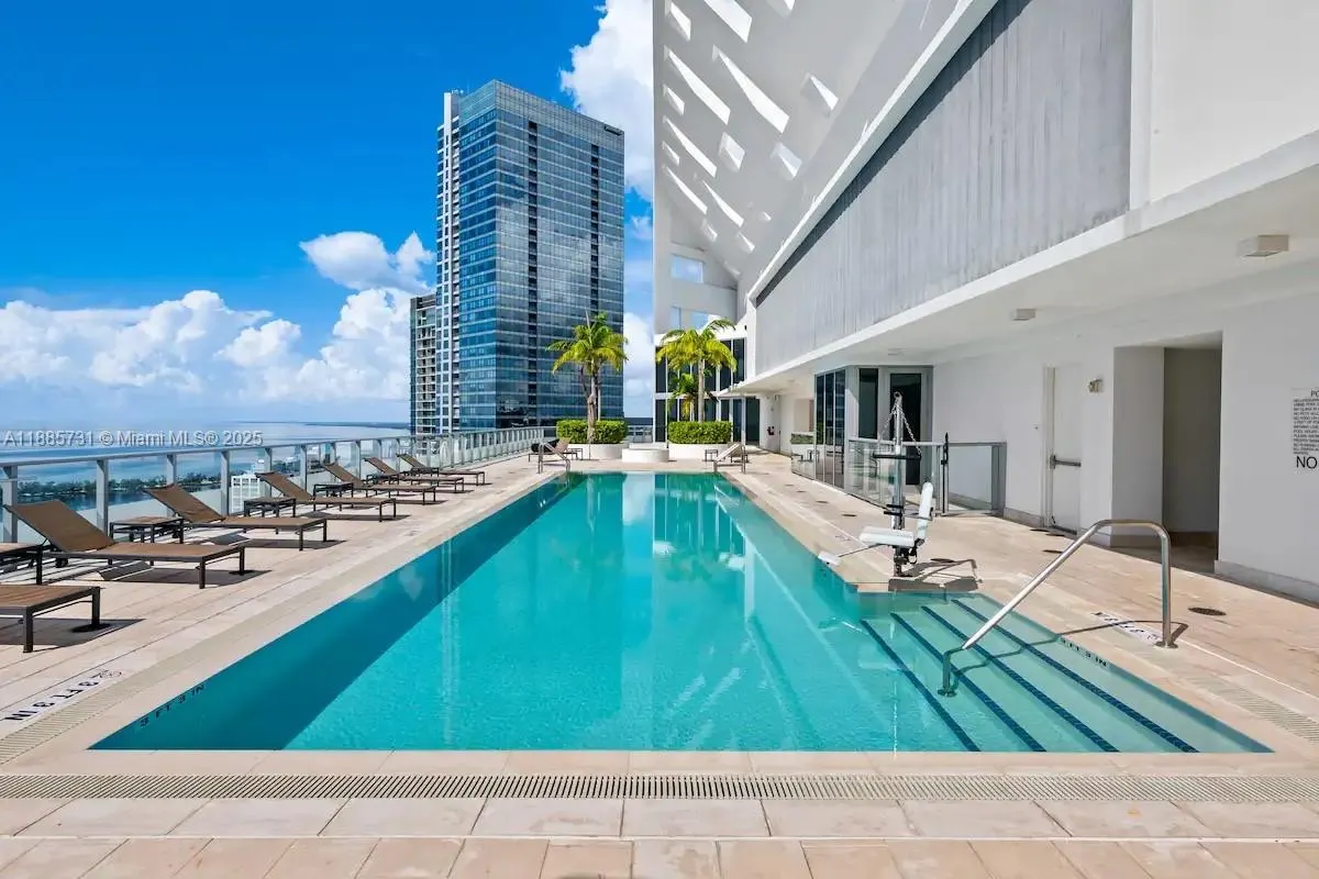 1300 Brickell Bay Dr, #3205