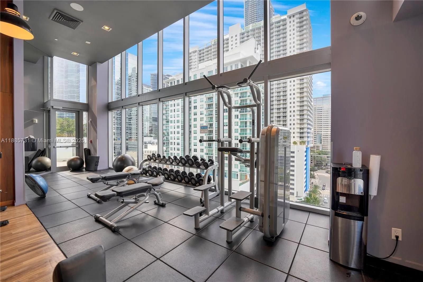 1300 Brickell Bay Dr, #3205