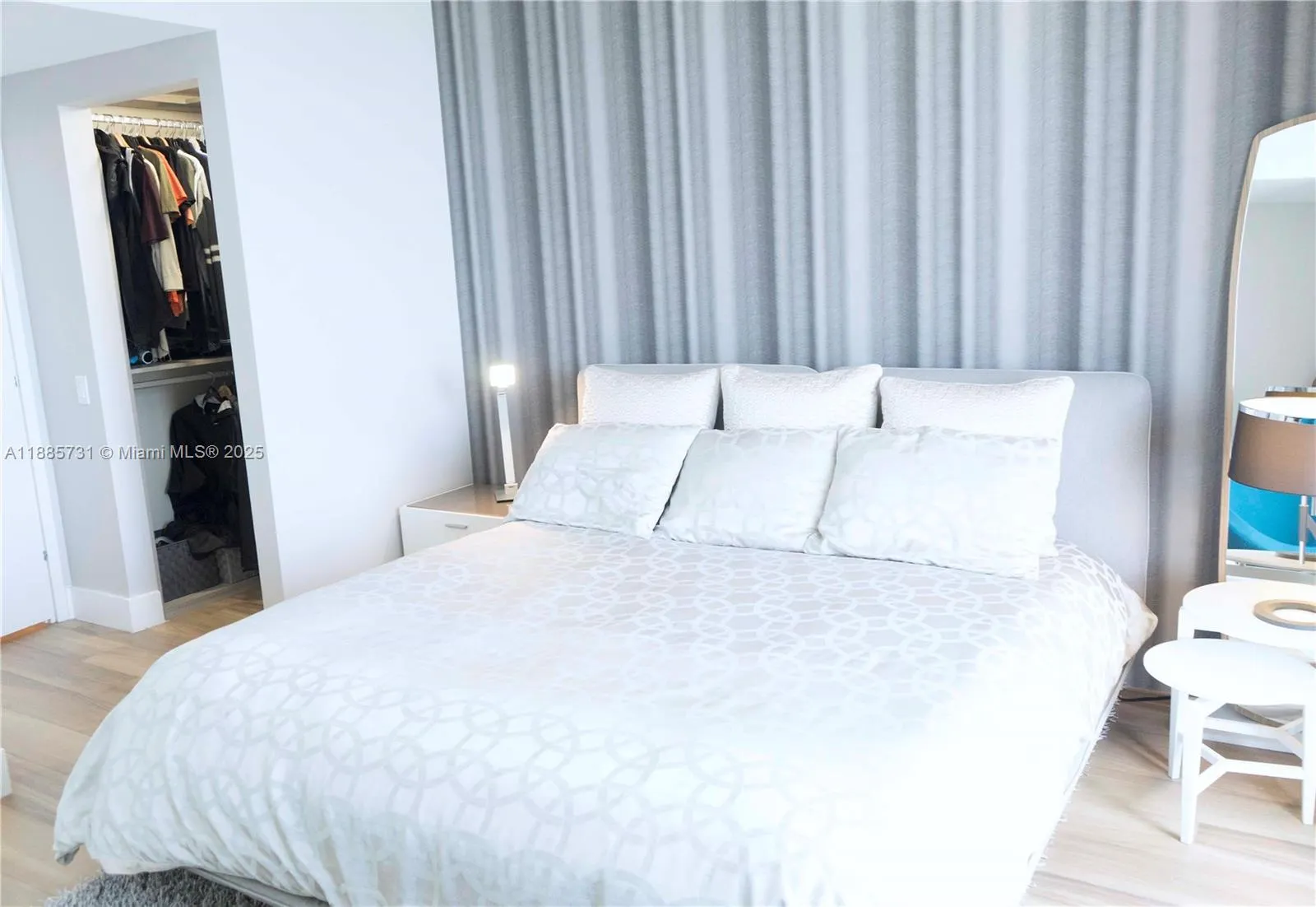 1300 Brickell Bay Dr, #3205